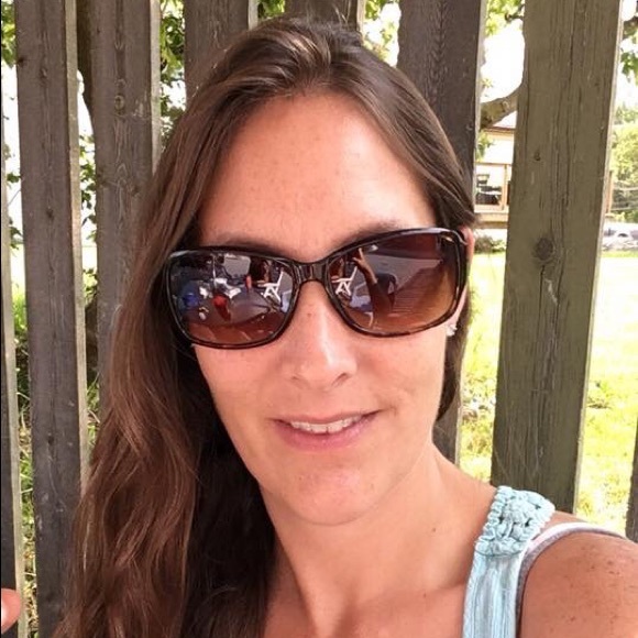 Meet your Posher, Amanda - Picture 4 of 6